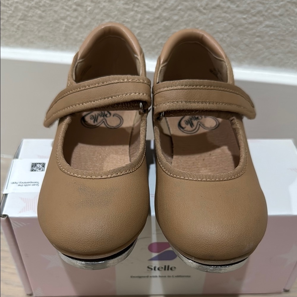Kids Mary Jane Shoes in Tan - Classic Strap Style